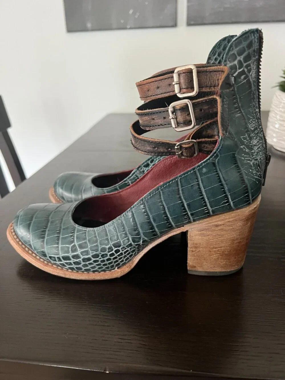 Freebird Randi Turquoise Croc Shoes - Picture 2 of 7